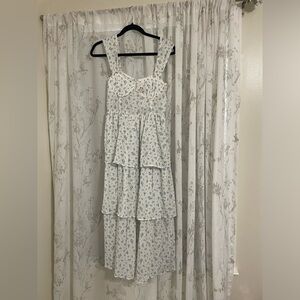 *NWT* Long white floral flowy dress